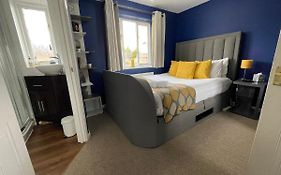 Comfortable 3 Bedroom Home With Parking And Garden - East Oxford